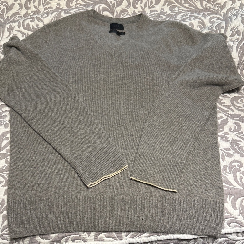Banana Republic Gray V-Neck Men's Sweater Italian Cashmere
